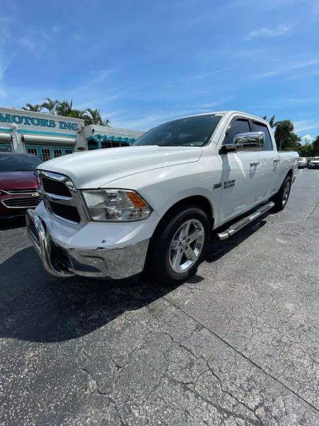 2017 Ram 1500 SLT Crew Cab 4x2 6'4" Box