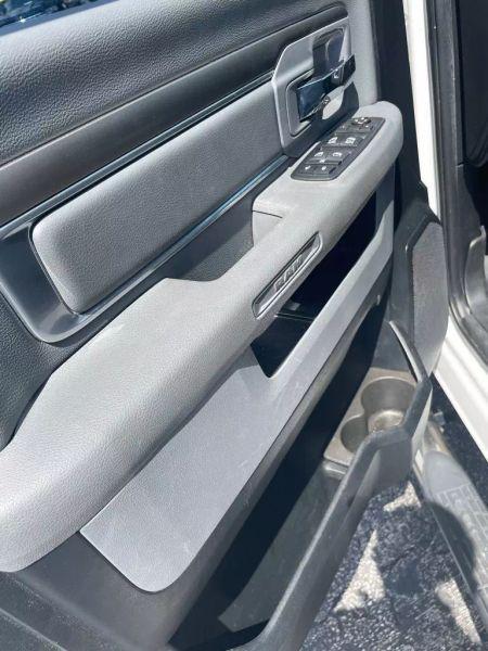 2017 Ram 1500 SLT Crew Cab 4x2 6'4" Box
