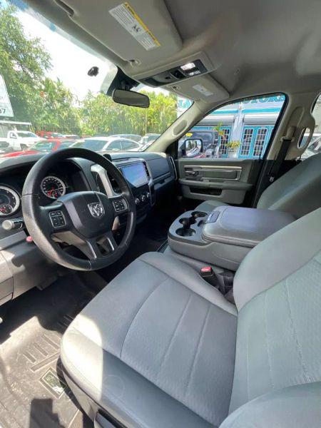 2017 Ram 1500 SLT Crew Cab 4x2 6'4" Box