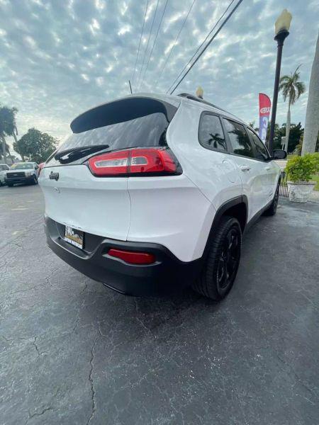 2016 Jeep Cherokee Altitude