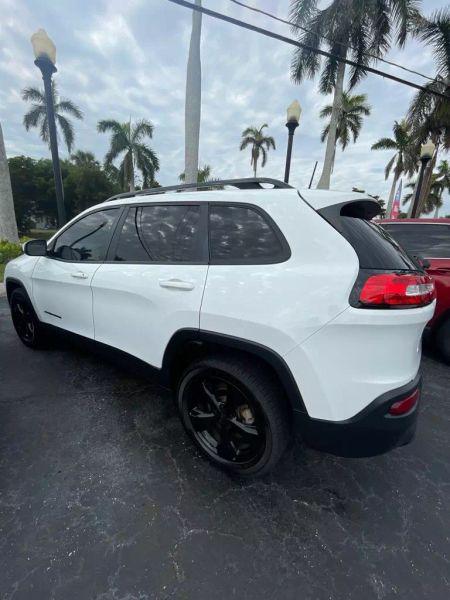 2016 Jeep Cherokee Altitude