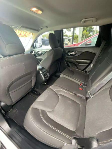 2016 Jeep Cherokee Altitude