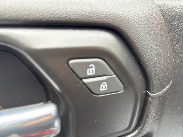 2021 GMC Sierra 1500 4WD Crew Cab Short Box SLE