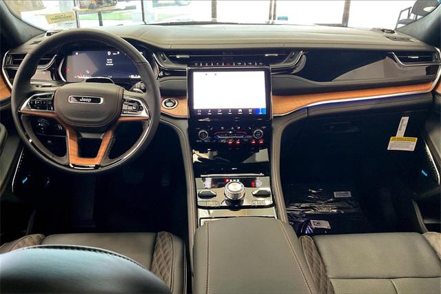 2025 Jeep Grand Cherokee GRAND CHEROKEE SUMMIT RESERVE 4X4
