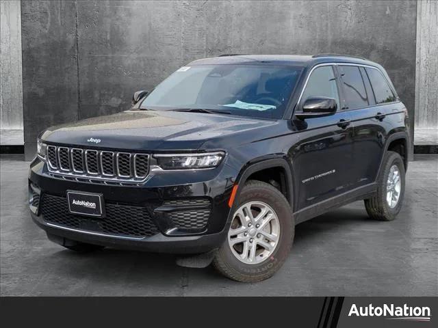 2025 Jeep Grand Cherokee GRAND CHEROKEE LAREDO 4X4