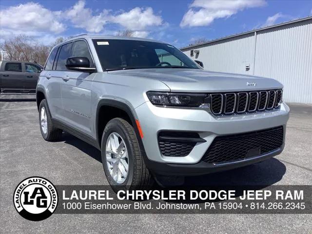 2025 Jeep Grand Cherokee GRAND CHEROKEE LAREDO X 4X4