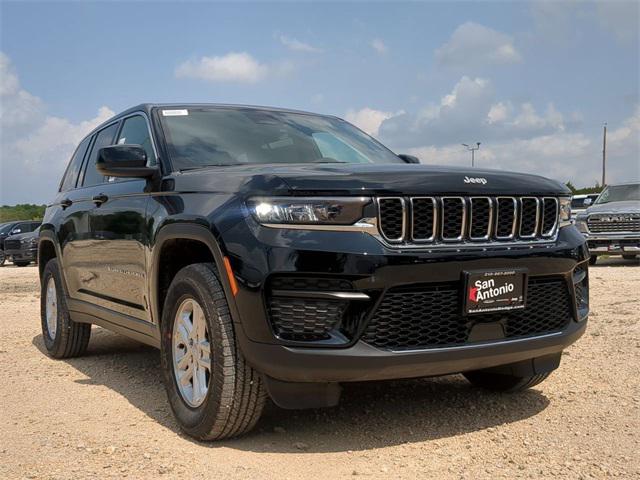 2025 Jeep Grand Cherokee GRAND CHEROKEE LAREDO 4X2