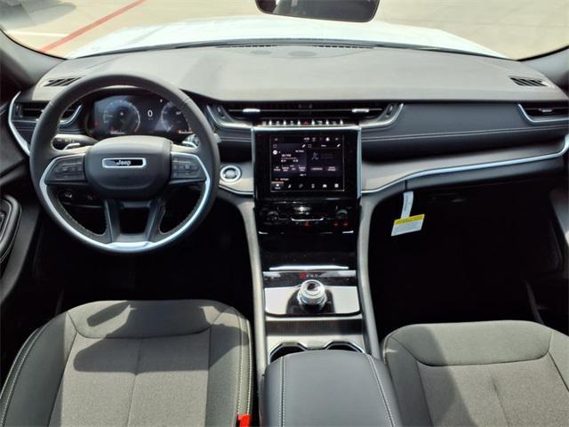 2025 Jeep Grand Cherokee GRAND CHEROKEE LAREDO 4X2