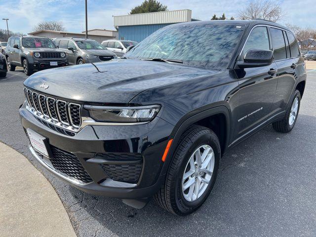 2025 Jeep Grand Cherokee GRAND CHEROKEE LAREDO X 4X4