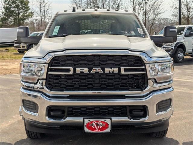 2024 RAM Ram 3500 Chassis Cab RAM 3500 TRADESMAN CREW CAB CHASSIS 4X4 60 CA
