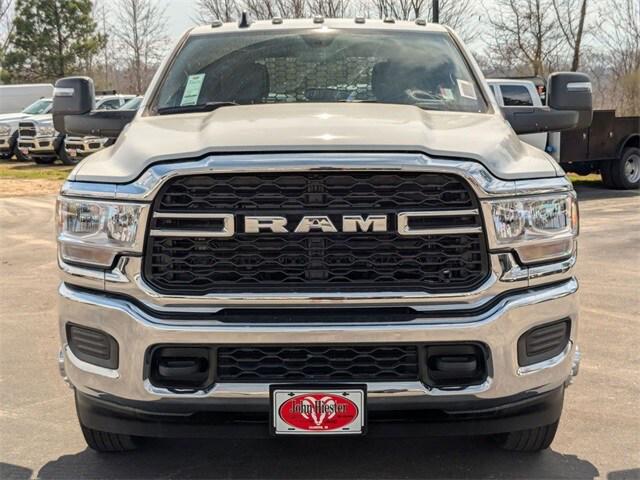2024 RAM Ram 3500 Chassis Cab RAM 3500 TRADESMAN CREW CAB CHASSIS 4X4 60 CA