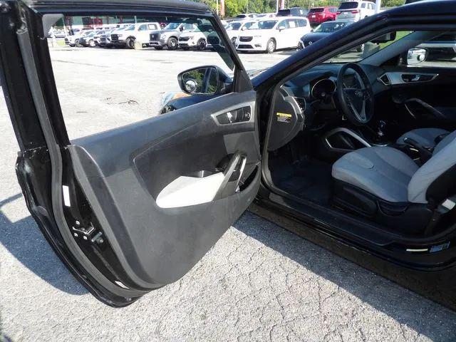 2012 Hyundai Veloster Base w/Gray