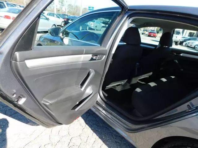 2017 Volkswagen Passat 1.8T S