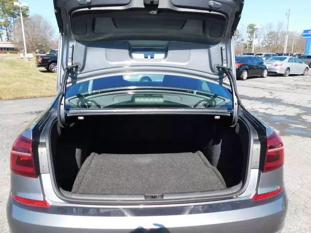 2017 Volkswagen Passat 1.8T S