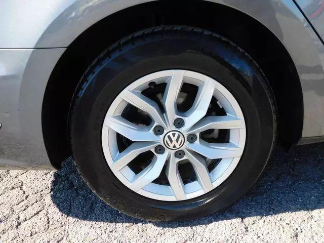 2017 Volkswagen Passat 1.8T S