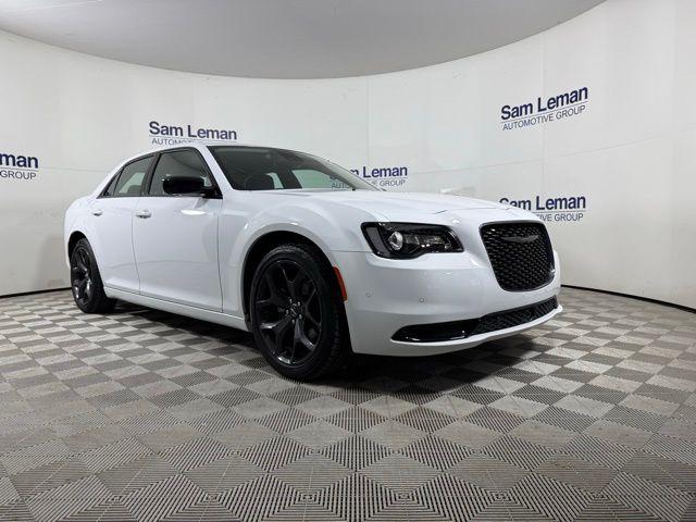 2023 Chrysler 300 Touring