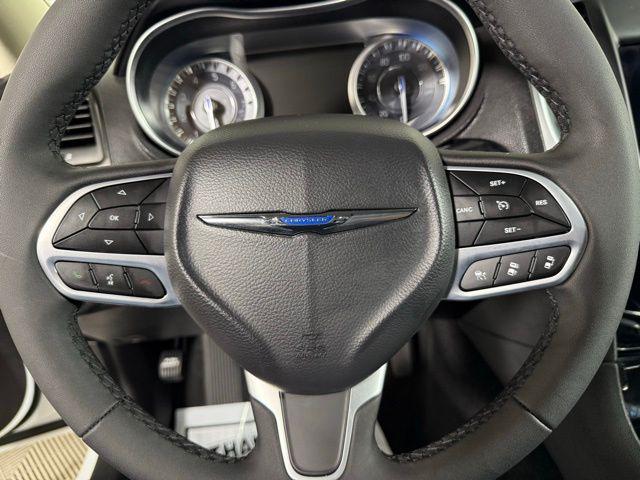 2023 Chrysler 300 Touring