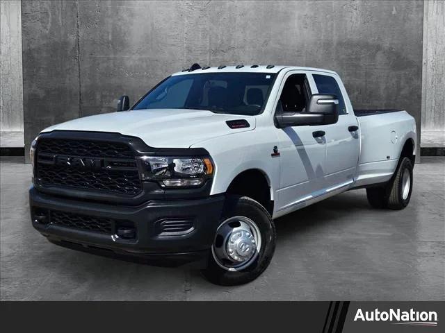 2024 RAM 3500 Tradesman Crew Cab 4x4 8 Box