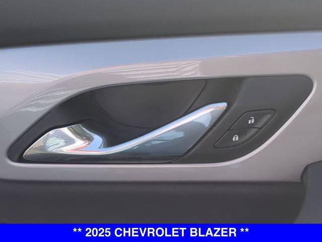 2025 Chevrolet Blazer AWD 2LT