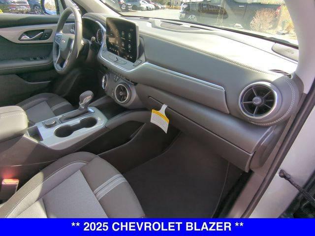 2025 Chevrolet Blazer AWD 2LT
