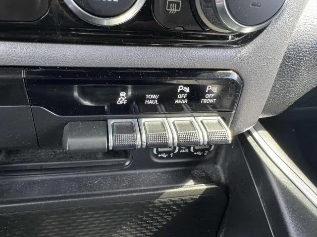 2023 Ram 1500 Big Horn Crew Cab 4x4 5'7" Box