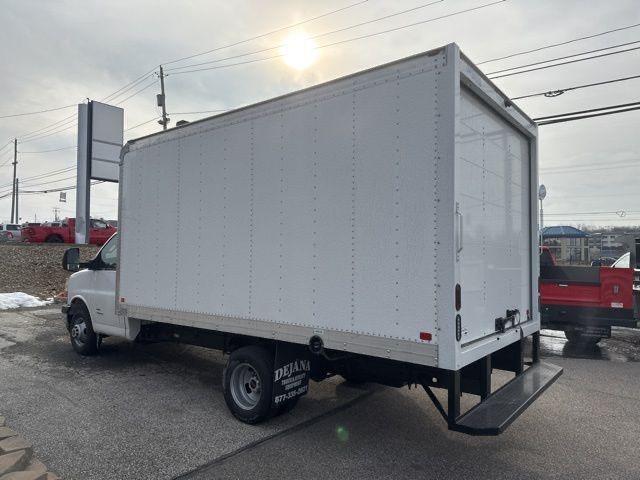 2025 GMC Savana Cutaway 4500 Van