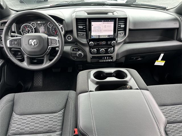 2025 RAM Ram 1500 RAM 1500 TRADESMAN QUAD CAB 4X2 64 BOX