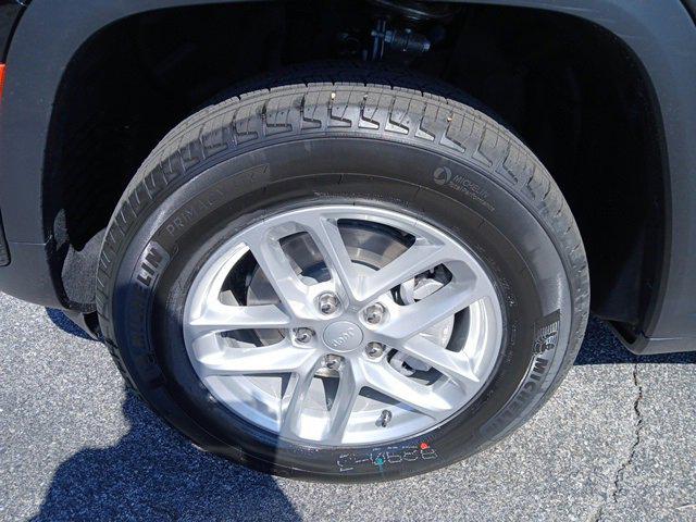 2025 Jeep Grand Cherokee GRAND CHEROKEE LAREDO X 4X4