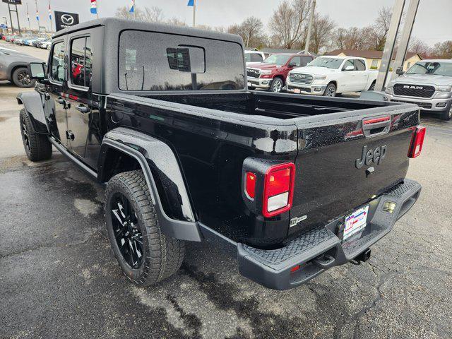 2025 Jeep Gladiator GLADIATOR NIGHTHAWK 4X4