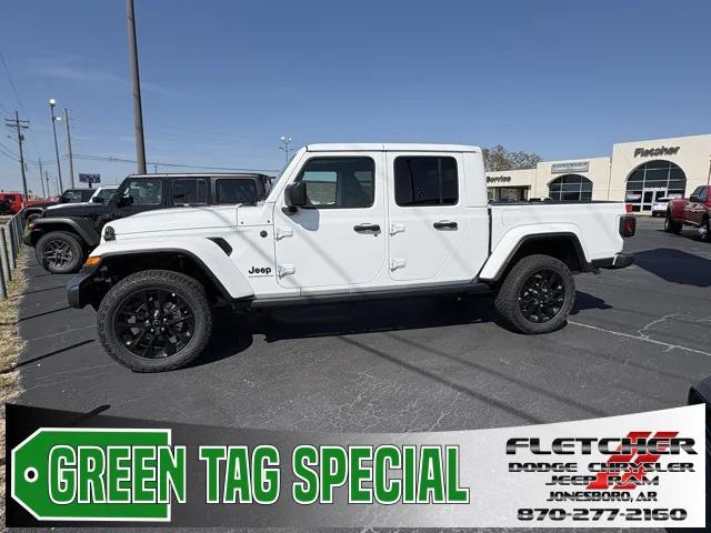 2025 Jeep Gladiator GLADIATOR NIGHTHAWK 4X4