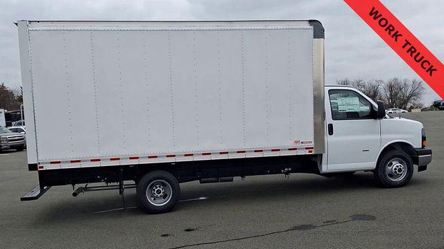 2025 GMC Savana Cutaway Work Van