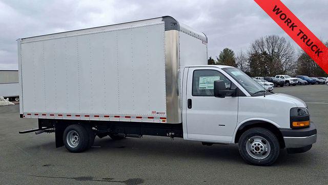 2025 GMC Savana Cutaway Work Van