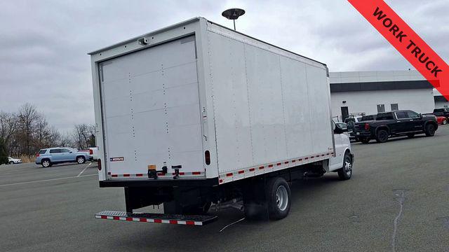 2025 GMC Savana Cutaway Work Van
