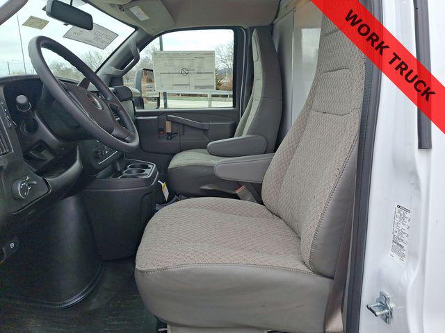2025 GMC Savana Cutaway Work Van