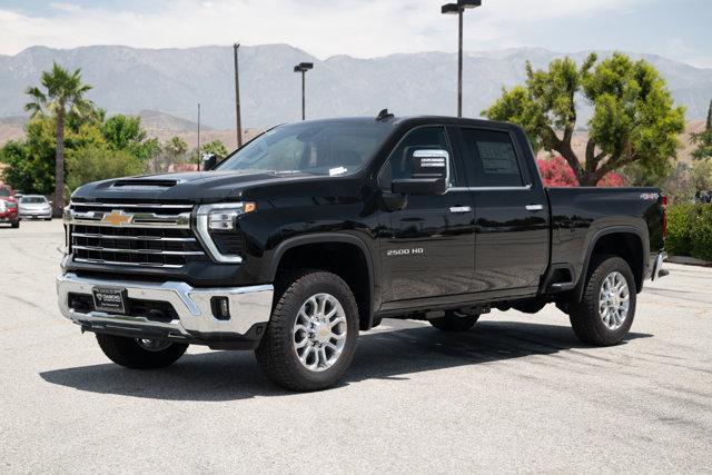 2025 Chevrolet Silverado 2500HD 4WD Crew Cab Standard Bed LTZ