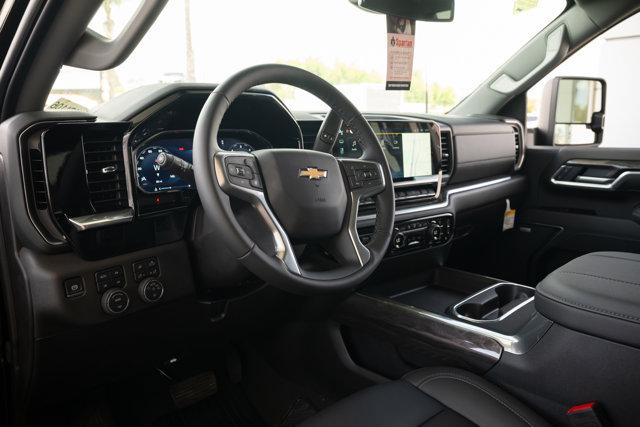 2025 Chevrolet Silverado 2500HD 4WD Crew Cab Standard Bed LTZ