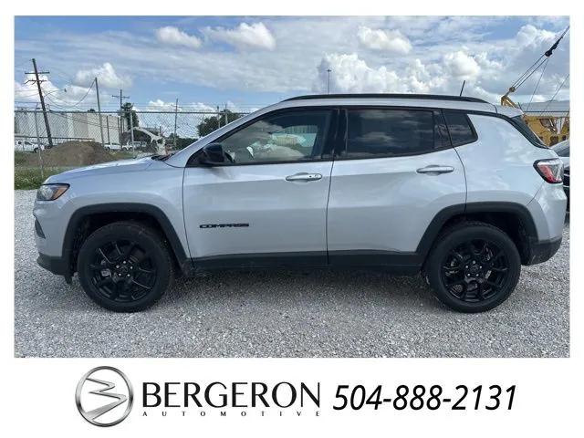 2025 Jeep Compass COMPASS LATITUDE 4X4