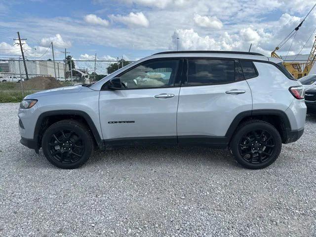 2025 Jeep Compass COMPASS LATITUDE 4X4