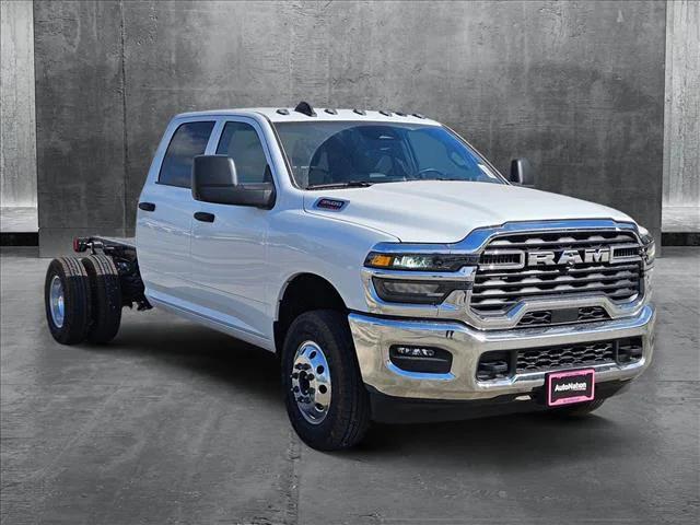 2025 RAM Ram 3500 Chassis Cab RAM 3500 TRADESMAN CREW CAB CHASSIS 4X4 60 CA