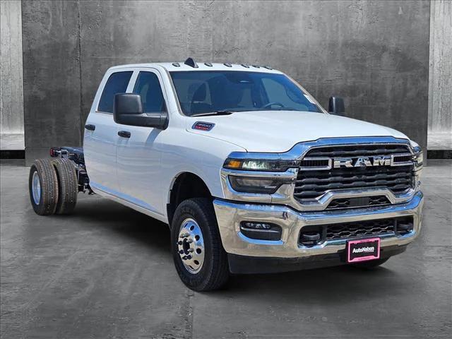 2025 RAM Ram 3500 Chassis Cab RAM 3500 TRADESMAN CREW CAB CHASSIS 4X4 60 CA
