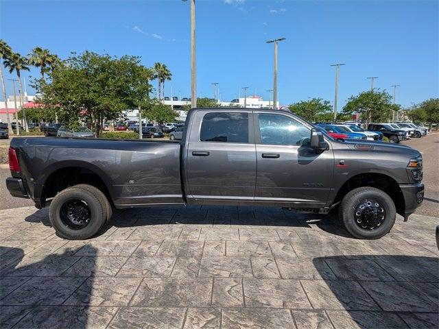 2025 RAM Ram 3500 RAM 3500 BIG HORN CREW CAB 4X4 8 BOX