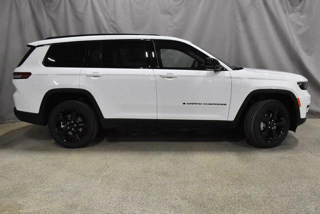 2025 Jeep Grand Cherokee GRAND CHEROKEE L ALTITUDE 4X4