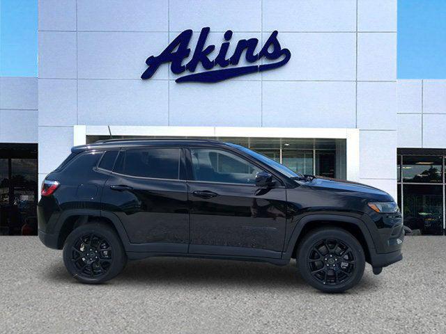 2025 Jeep Compass COMPASS LATITUDE 4X4