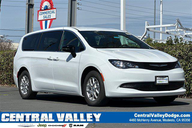 2025 Chrysler Voyager VOYAGER