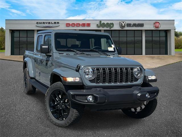 2025 Jeep Gladiator GLADIATOR NIGHTHAWK 4X4