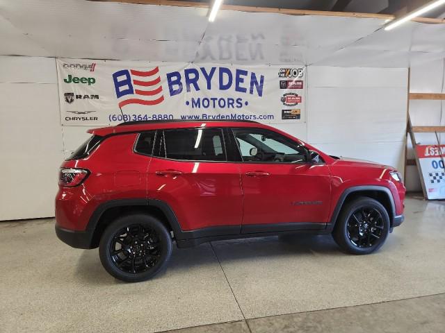 2025 Jeep Compass COMPASS LATITUDE 4X4
