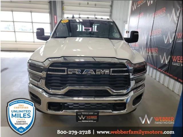 2025 RAM Ram 3500 RAM 3500 TRADESMAN CREW CAB 4X4 8 BOX