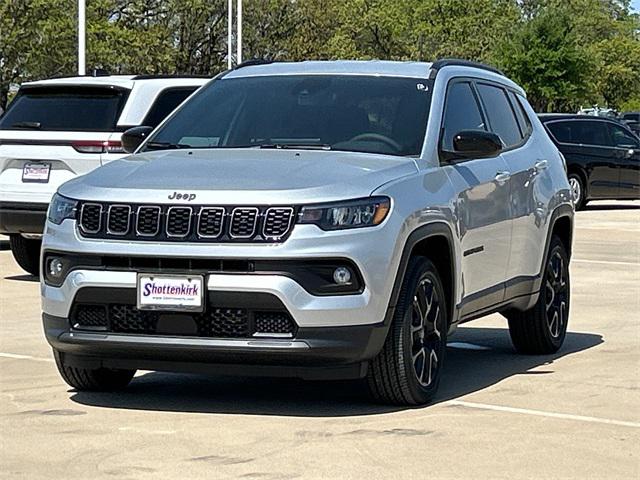 2025 Jeep Compass COMPASS LATITUDE 4X4