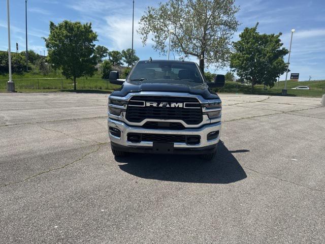 2025 RAM Ram 3500 RAM 3500 TRADESMAN CREW CAB 4X4 64 BOX