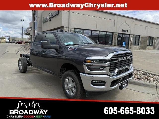 2025 RAM Ram 3500 Chassis Cab RAM 3500 TRADESMAN CREW CAB CHASSIS 4X4 60 CA
